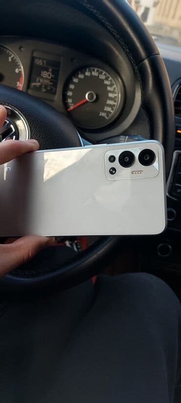 тонкий: Infinix Hot 12, Б/у, 128 ГБ, цвет - Белый, 2 SIM — 6