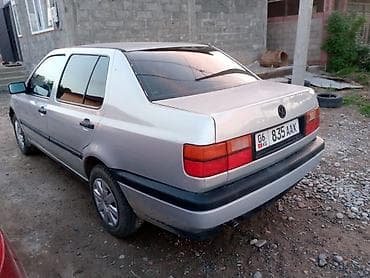 вента машына: Volkswagen Vento: 1992 г., 1.8 л, Механика, Бензин, Седан — 3
