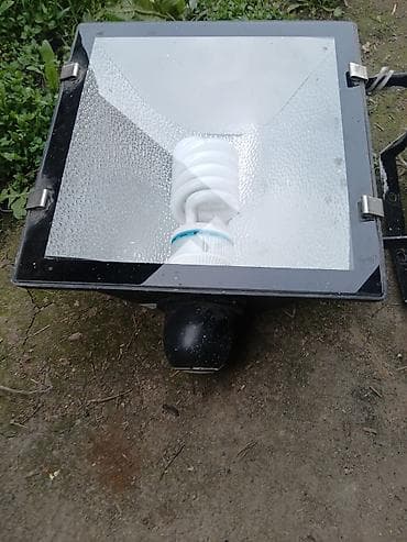 Прожектор с отражателем и защитным стеклом - Корпус из металла