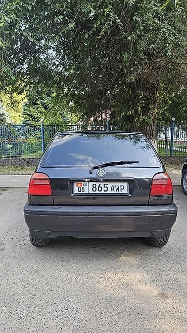 byd e2 2022: Volkswagen Golf: 1992 г., 1.8 л, Механика, Бензин, Хэтчбэк — 3