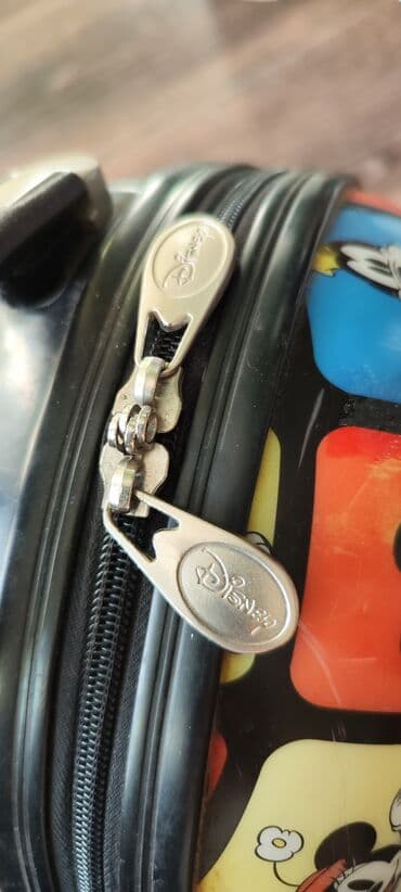 сумка для школы: Продается!,чемодан состояниеена фото Качественный и жёсткий. молния — 4