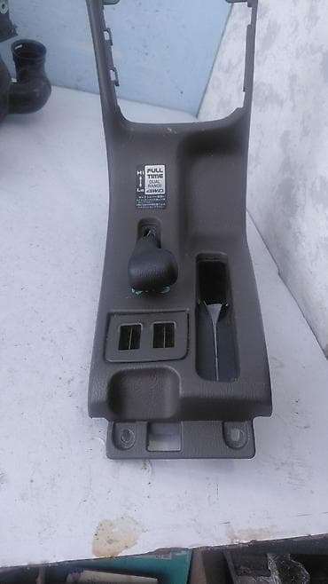 Детали салона: Центральная консоль Subaru 2003 г., Б/у, Оригинал, Япония — 2