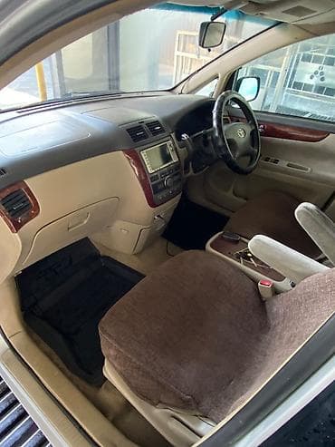 Toyota Ipsum: 2003 г., 2.4 л, Автомат, Бензин, Минивэн — 7