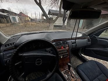mark 4: Mercedes-Benz E-Class: 1999 г., Седан — 10