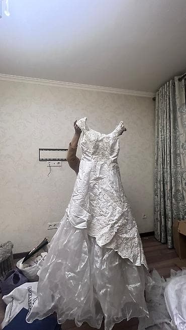 Үлпөт көйнөктөрү жана аксессуарлар: Продается свадебная платья по сомов — 8