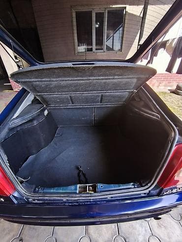 таюота виш: Toyota Avensis: 2002 г., 1.8 л, Ручные, Бензин, Лифтбек — 10