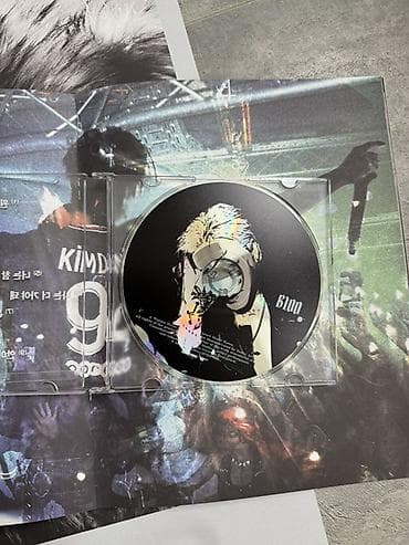 CD, DVD диски: Третий альбом Bloo “Fox and the city” Состав набора: - CD-диск с — 3
