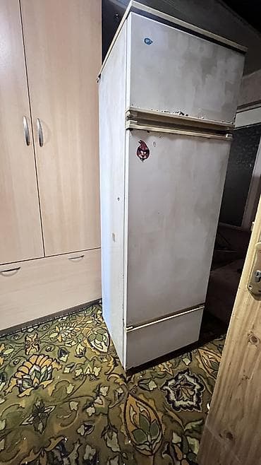 холодильник стеклянный: Холодильник трехкамерный, с верхней морозильной камерой — 6