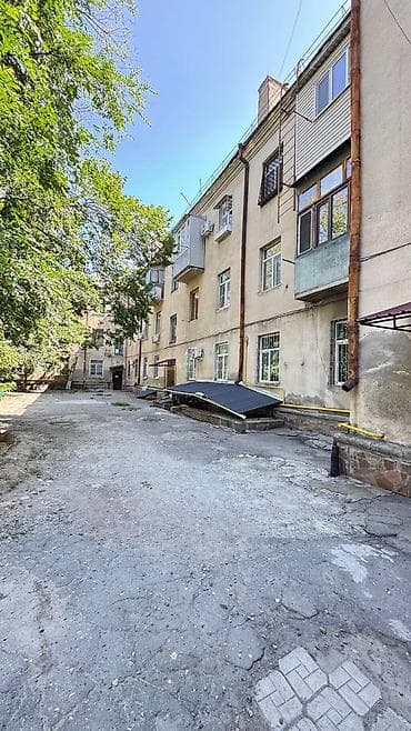 Кыймылсыз мүлк: 2 бөлмө, 45 м², Юг-2 мкр Сталинка, 2 кабат, Эски ремонт — 1