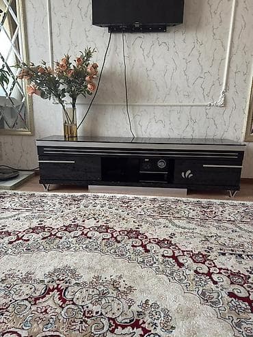 Тумба и подставка для телевизора, Б/у, Напольная, Стекло, Самовывоз, цвет - Черный