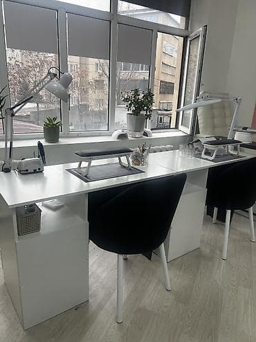 Сдаётся место (стол) для мастера маникюра. Уютный салон, хорошая at lalafo.kg Сдаётся место (стол) для мастера маникюра. Уютный салон, хорошая