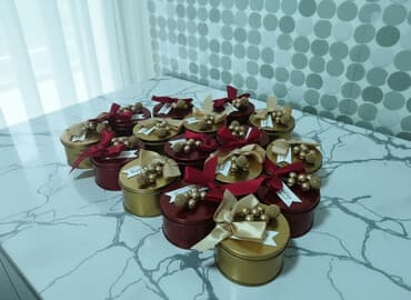 шкатулка для косметики: Подарочные жестяные коробочки круглой формы. - Материал: металл — 2