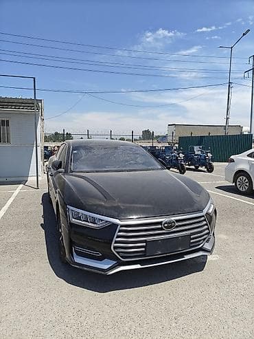 бид е2: BYDE9 2021 года выпуска. Пробег автомобиля составляет 65 000 — 7