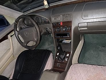 Mercedes-Benz : 1995 г., 2 л, Механика, Бензин — 9