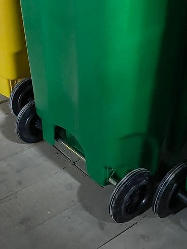 Уголь: Материал: Пластик, С крышкой, 240 л, В розницу — 4