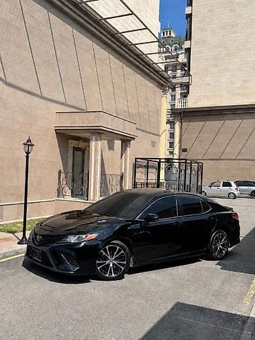 Toyota Camry: 2018 г., 2.5 л, Автомат, Бензин, Седан