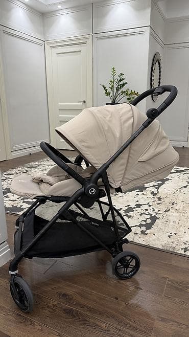 Продаю коляску Cybex Melio carbon pro 2025 В отличном состоянии