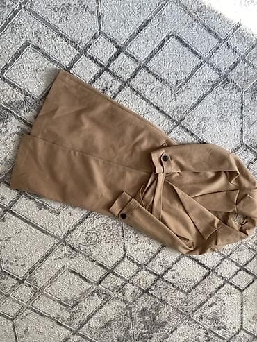 Плащ/тренч женский, цвет бежевый (карамель). Модель с поясом и