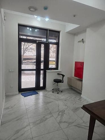 комна: Сдается в аренду нежилое помещение/офис, 2 комнаты с холлом, отдельным — 4