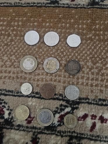 винни: Набор разнотипных иностранных монет для коллекции. В составе видны: - — 1