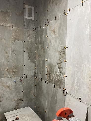 кафель чаптайбыз: Плиточные работы под ключ - Укладка керамогранита и крупноформатной at lalafo.kg — 1 кафель чаптайбыз: Плиточные работы под ключ - Укладка керамогранита и крупноформатной — 1