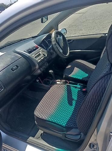 Продажа авто: Honda Fit: 2002 г., 1.5 л, Автомат, Хэтчбэк — 2