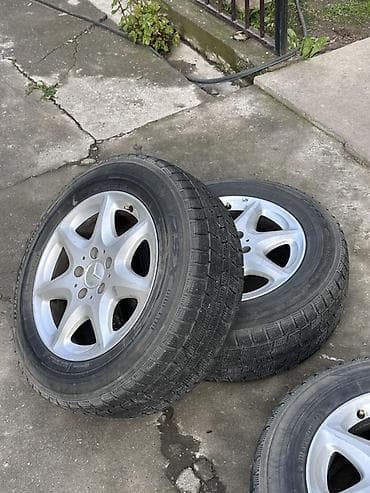 набор для авто: Колеса в сборе 225 / 55 / R 16, Зима, Б/у, Комплект, Легковые, Литые, отверстий - 4 — 1