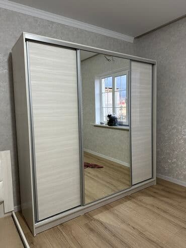 белая мебель в спальне: Уктоочу бөлмө гарнитуру, Колдонулган, Тумба, Шкаф, Эки кишилик керебет, МДФ, Өзү алып кетүү, түсү - Ак — 1