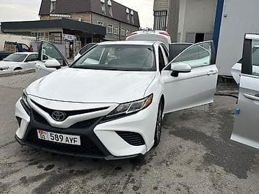 650: Toyota Camry: 2019 г., Бензин — 3