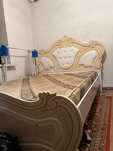 Мебель: Спальный гарнитур в классическом стиле. Комплект Состав: - — 2