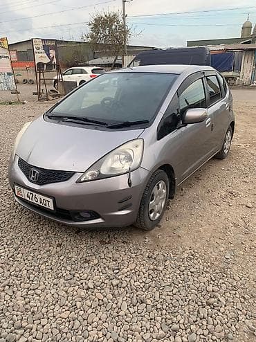 Honda Fit: 2010 г., 1.3 л, Вариатор, Бензин, Хэтчбэк