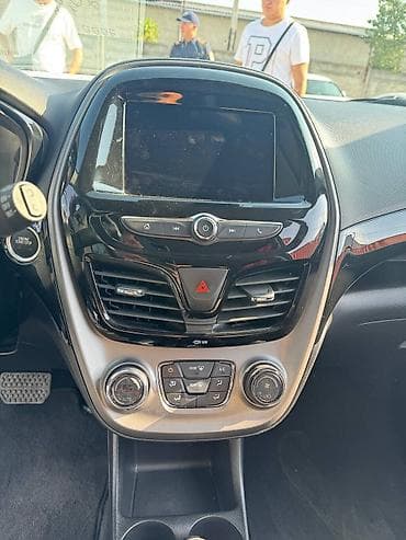 mazda cronos: Chevrolet Spark: 2020 г., Бензин, Хэтчбэк — 9