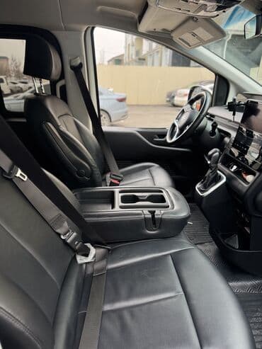 sprinter vip: Hyundai Staria: 2022 г., 2.2 л, Автомат, Дизель, Минивэн — 9