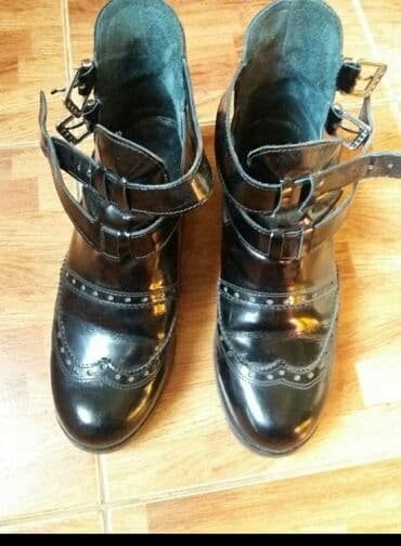 фирменная обувь из италии: Обувь дёшево 39 размер 1) Деми ботиночки лакированные, состояние — 2