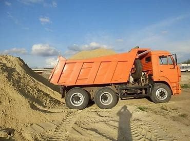 Песок с доставкой самосвалом - Карьерный песок для строительных и