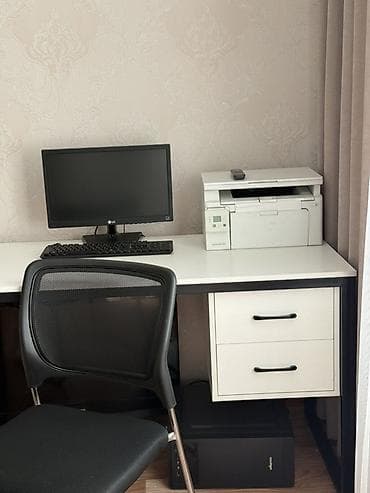 Офис столдору: Офисный стол и стул со спинкой из сетки
Пользовались три месяца — 1