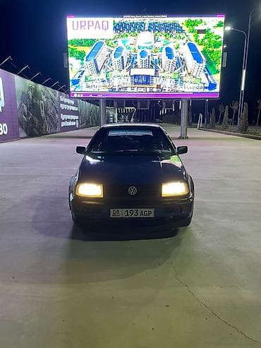 pm 2 5: Volkswagen Vento: 1993 г., 1.8 л, Механика, Бензин, Седан — 1