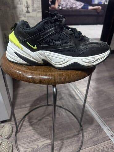 кышкы бут кийимдер: Кроссовкалар, 38, Nike, Колдонулган, түсү - Кара, Өзү алып кетүү — 3