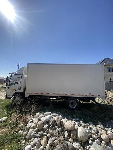 b class: FAW : 2024 г., Дизель, Фургон — 7