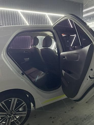 p 12: Kia Picanto: 2019 г., 1 л, Автомат, Бензин, Хэтчбэк — 10