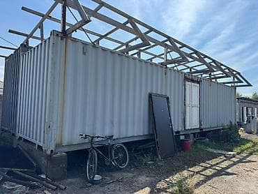 Продаю контейнер один 40 т морской Второй 40 т сухопутный Контейнеры