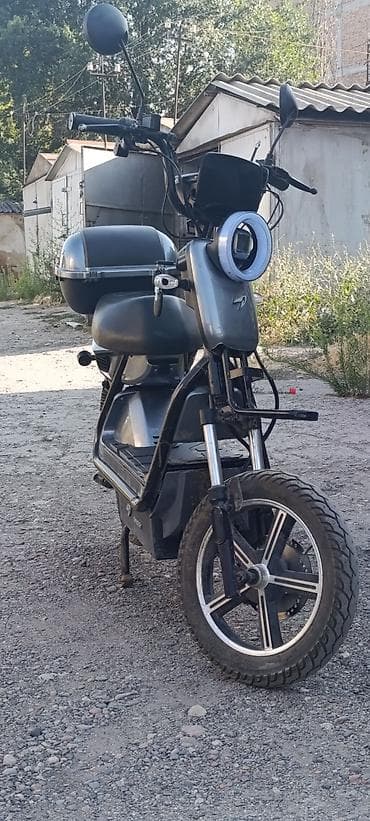 Продаю электроскутер 🛵 максимальная скорость 50