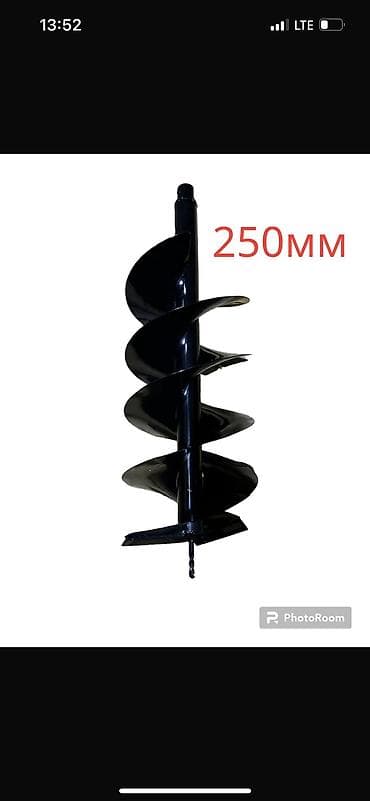 Сейфы: Бензобур с набором шнеков Описание: - Мотобур с бензиновым двигателем — 3