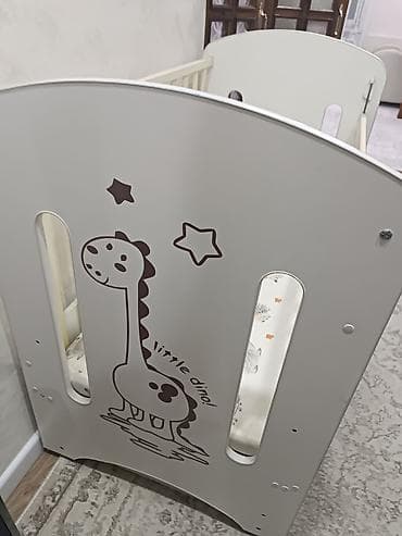 Мебель: Детская кроватка с рисунком «Little dino» - Материал: дерево/МДФ — 1