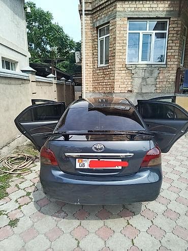 Toyota Belta: 2007 г., 1.6 л, Автомат, Бензин, Седан — 1