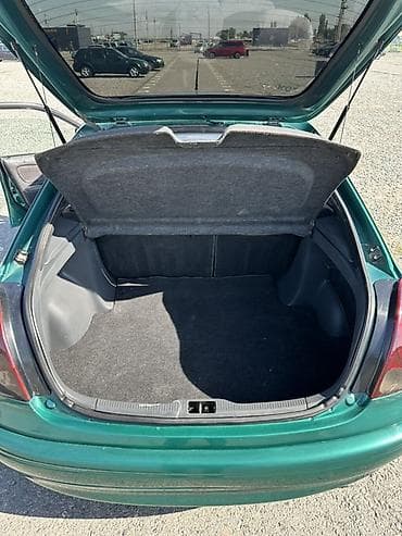 дайхатсу 2001: Toyota Corolla: 2000 г., 1.6 л, Ручные, Бензин, Лифтбек — 5