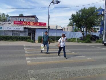 продажа домов и квартир: Продаю кафе на металл и слом — 1