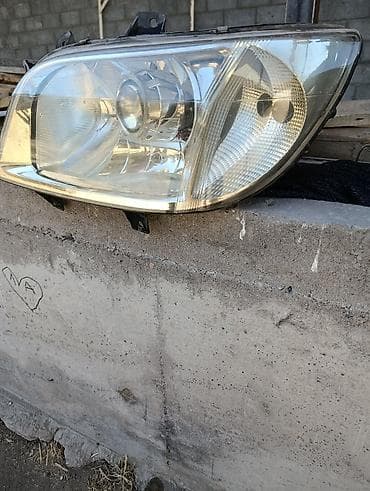 Передняя левая фара Mercedes-Benz