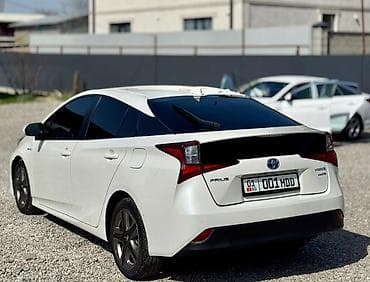 поменяю: Toyota Prius: 2019 г., Автомат, Гибрид, Хэтчбэк — 4