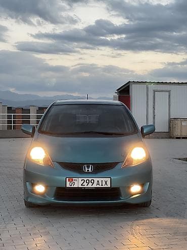 tayota vitz: Honda Fit: 2011 г., 1.5 л, Автомат, Бензин, Хэтчбэк — 3